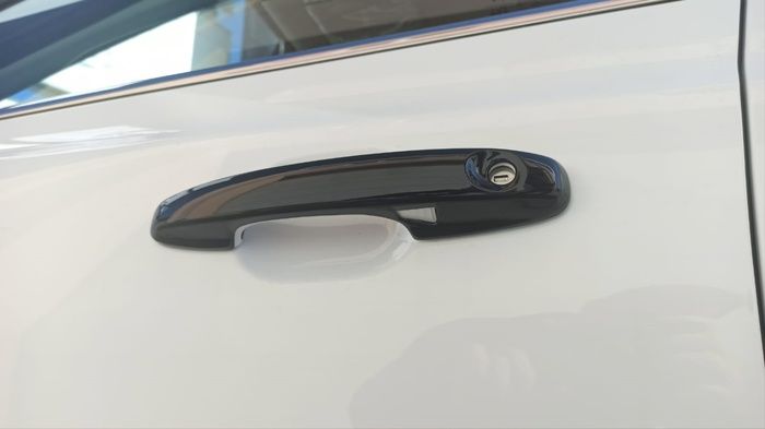 FOCUS IÇIN UYUMLU 2019+ KAPI KOLU PIANO BLACK(SMART KEY)