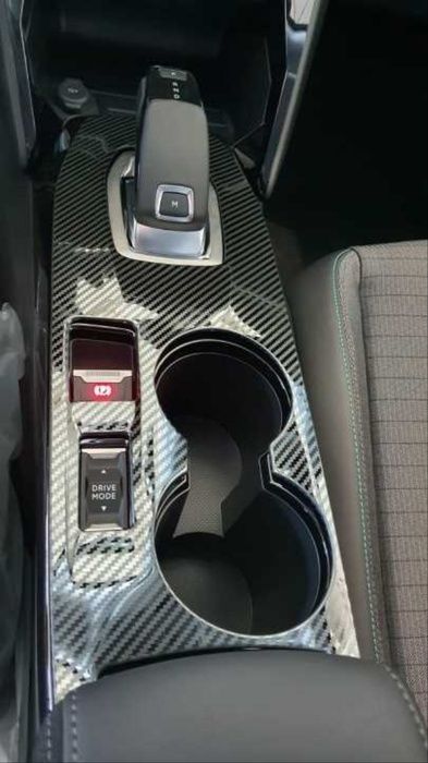 2008 IÇIN UYUMLU ORTA KONSOL KAPLAMA - KARBON