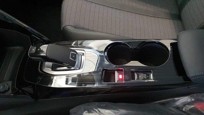 2008 IÇIN UYUMLU ORTA KONSOL KAPLAMA - TITANYUM SIYAH