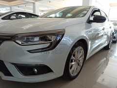 RENAULT MEGANE 4 2016+ BATMAN AYNA KAPAĞI PIANO BLACK