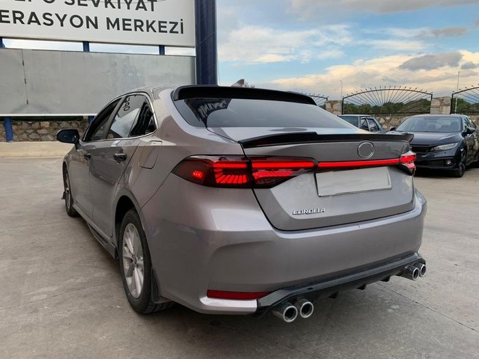 COROLLA 2019+ IÇIN UYUMLU LED STOP SPOILER KIRMIZI