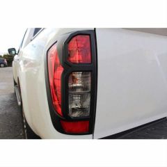 NAVARA NP300 (2015-2020) IÇIN UYUMLU STOP KAPLAMA SIYAH