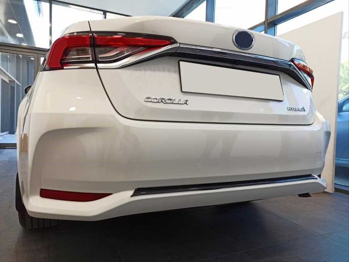 COROLLA 2019+ IÇIN UYUMLU ARKA TAMPON ALT ÇITASI PIANO BLACK