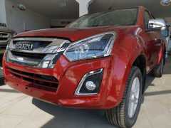 ISUZU D-MAX 2018+ FAR ÇERÇEVESİ KAPLAMA SİYAH SİNYAL ÇİZGİLİ