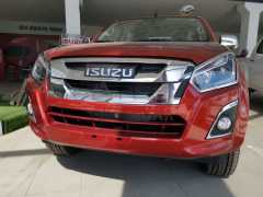 ISUZU D-MAX 2018+ FAR ÇERÇEVESİ KAPLAMA SİYAH SİNYAL ÇİZGİLİ