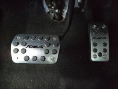 FOCUS IÇIN UYUMLU 2010-2019 PEDAL SETI SIYAH YAZILI AT
