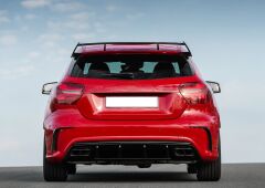 W176 16-18  A45 DIFÜZÖR  & EGZOZ SETI  (PARLAK SIYAH) - SIYAH EGZOZ ILE (AMG PAKET İÇİN )