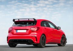 W176 16-18  A45 DIFÜZÖR  & EGZOZ SETI  (PARLAK SIYAH) - SIYAH EGZOZ ILE (AMG PAKET İÇİN )