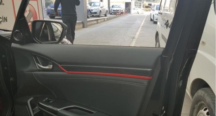 CIVIC FC5 2016-2020 IÇIN UYUMLU KAPI DOSEME CITASI RED&KARBON