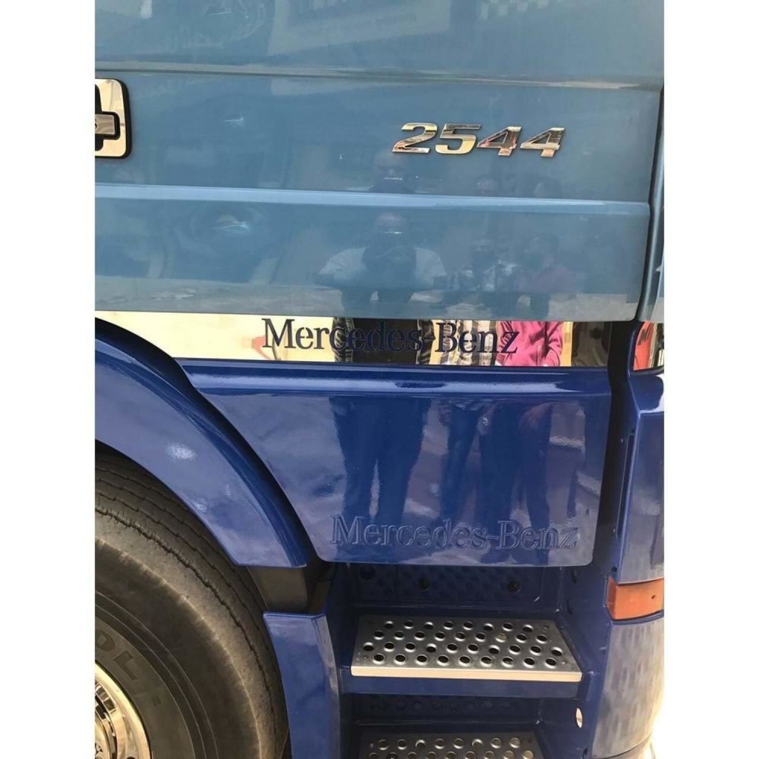 Mercedes Benz KAPI ALTI M.B. ÇITA KROMU