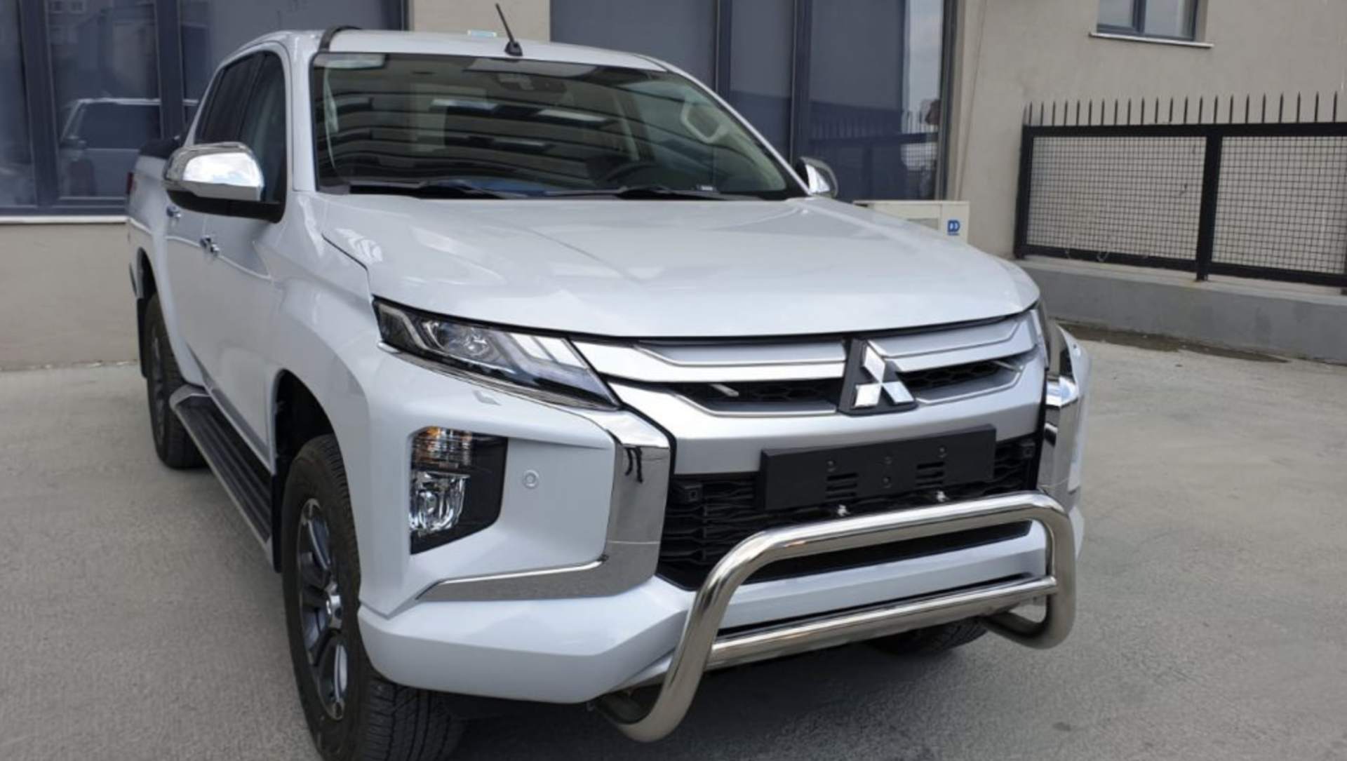 Mitsubishi L200 Ön Koruma