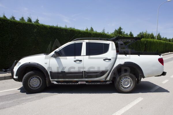 Mitsubishi L200 Dakar Yan Basamak Siyah V2 Işıklı 2006-2015 Arası