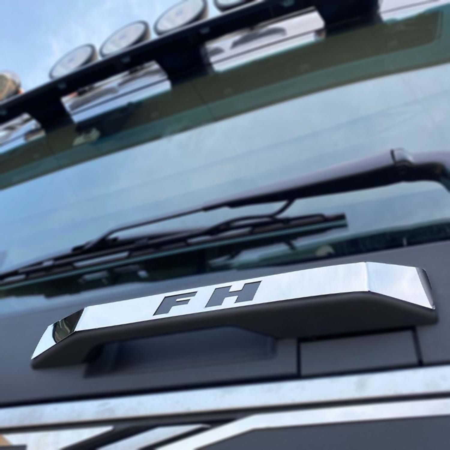 Volvo FH4 PANJUR ÜSTÜ TUTAMAÇ KROMU 2013-2020