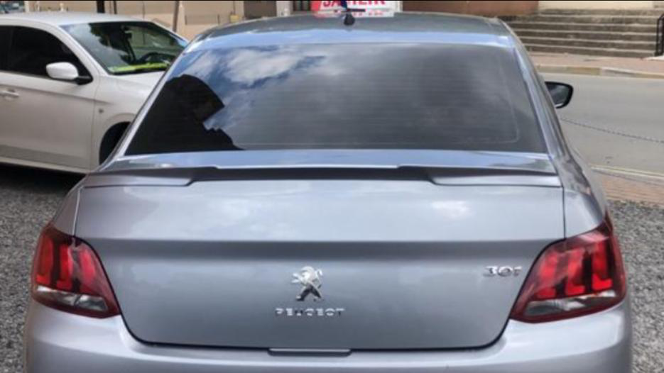Peugeot 301 Yarasa Kanat Spoiler