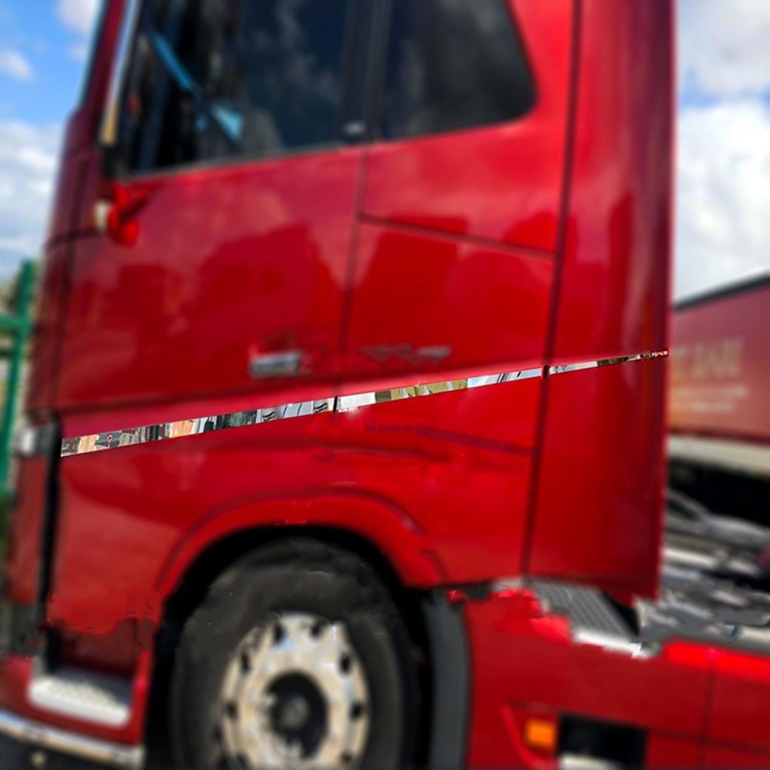 Volvo FH4 KAPI ÇITASI KROMU 2013+