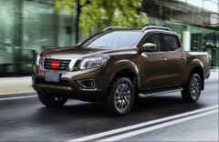 NISSAN NAVARA 2015-2020 FAR ÇERÇEVESI KAPLAMA SIYAH