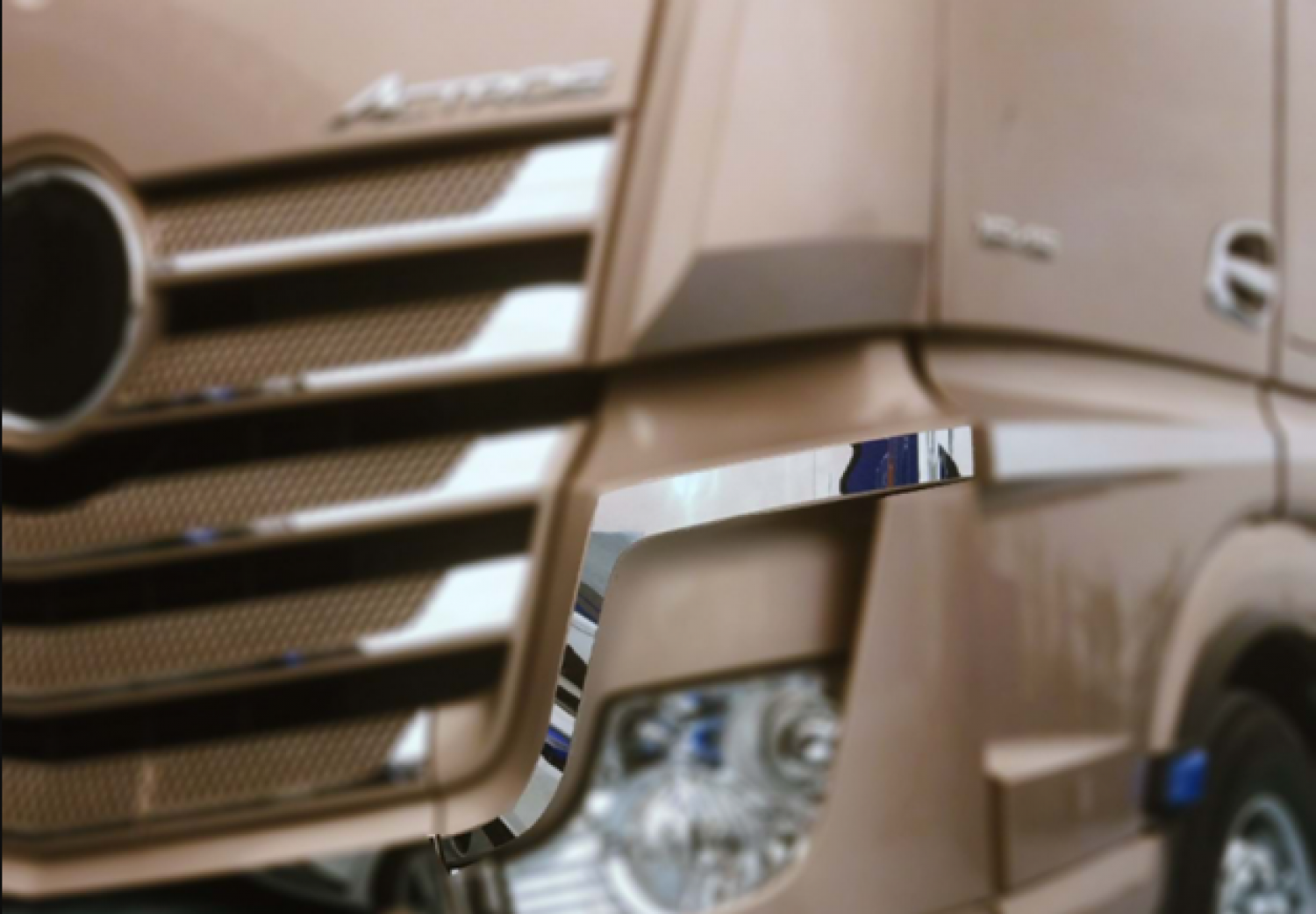 Mercedes Benz FAR ETRAFI KROMU