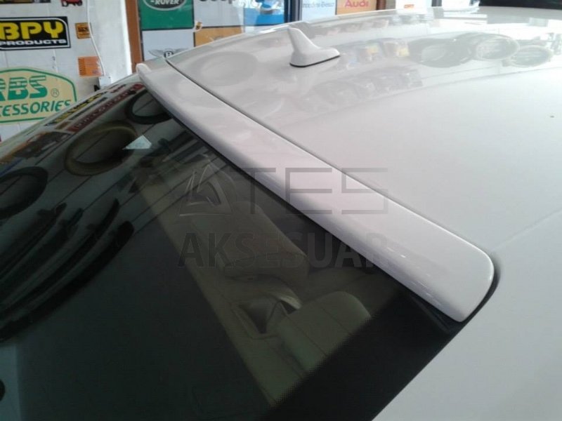 Audi A4 B8 Cam Üstü Spoiler