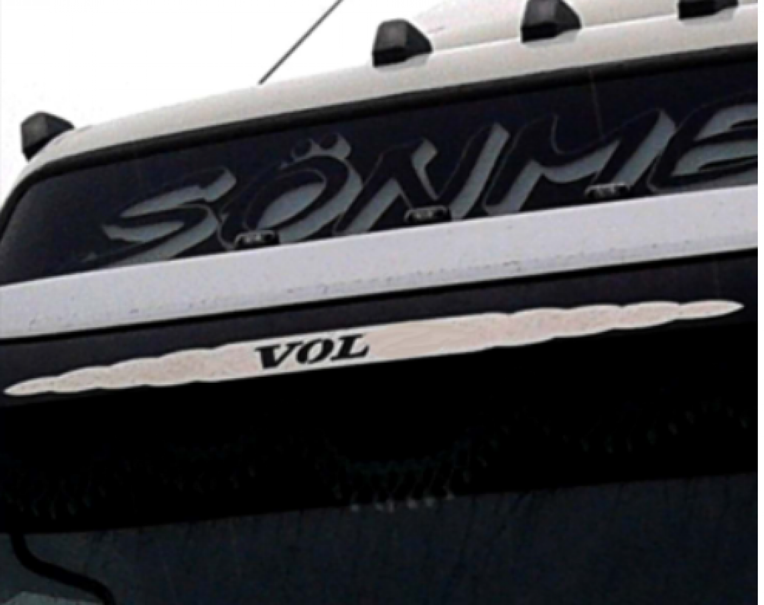 Volvo FH2-FH3 PANJUR ÜSTÜ BULUT VOLO YAZI KROMU