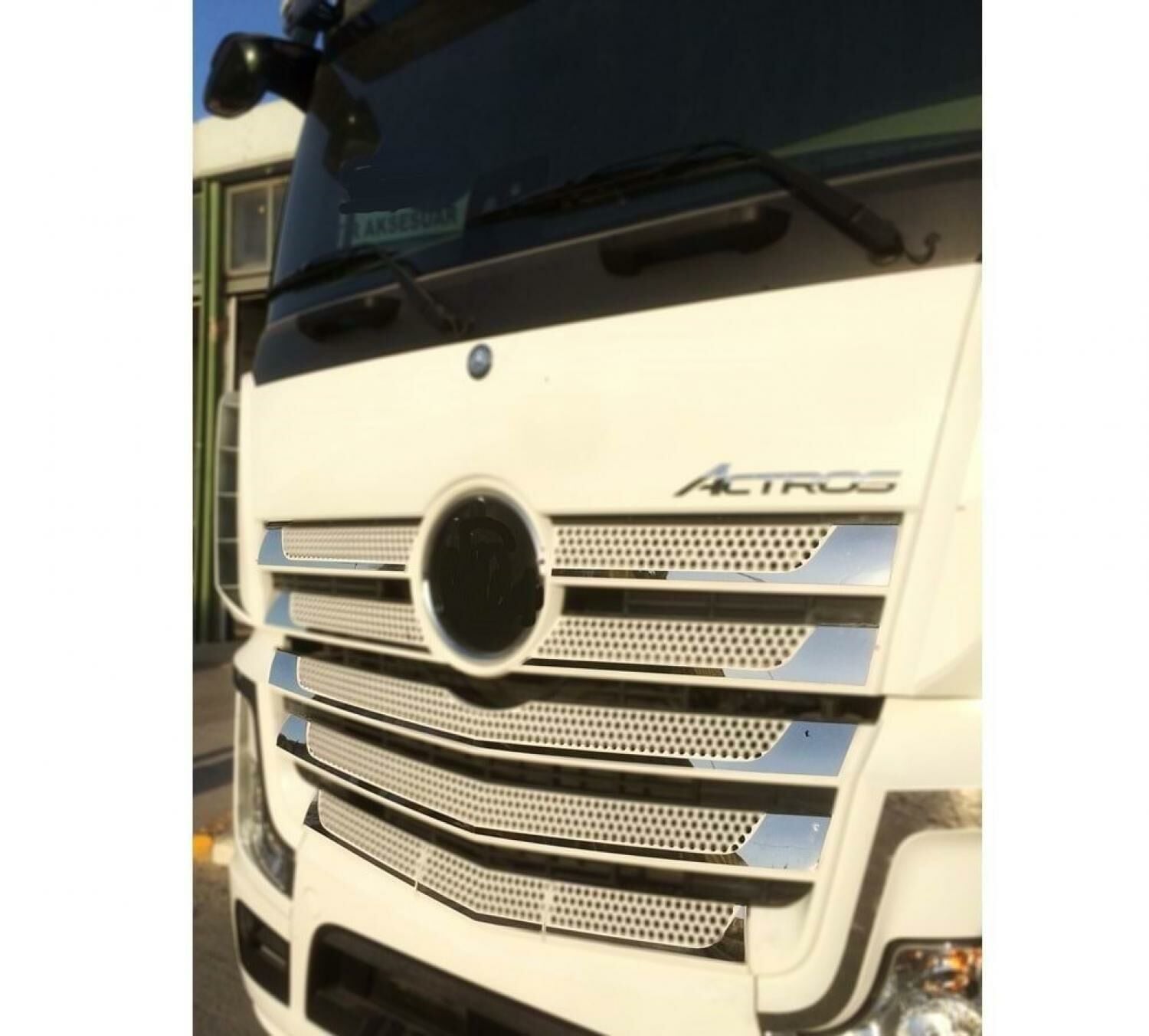 Mercedes Benz ÖN PANJUR KROMU / DAR