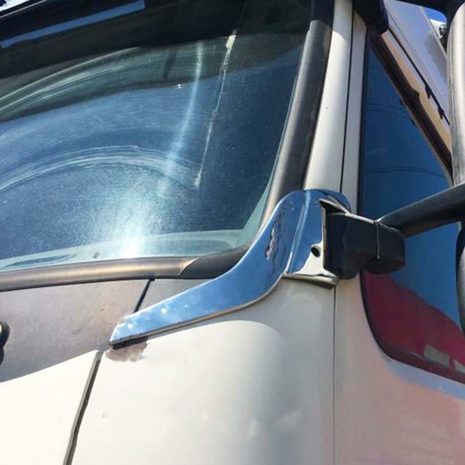 Volvo FH2-FH3 MENTEŞE KROMU