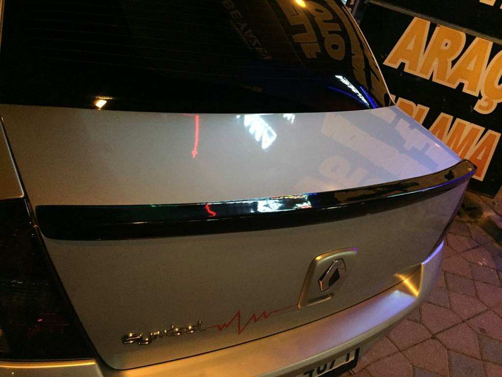 Renault Clio 2 Sedan M3 Spoiler