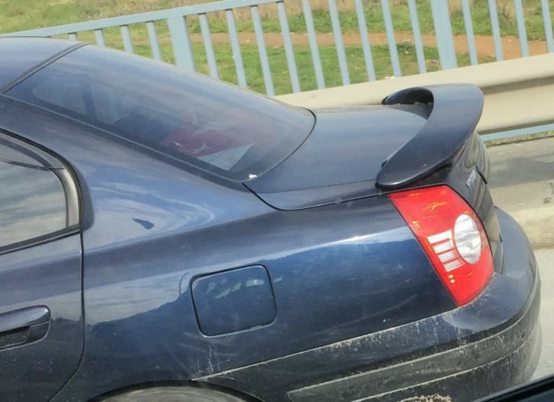 Hyundai Elantra Eski Kasa Ayaklı Spoiler