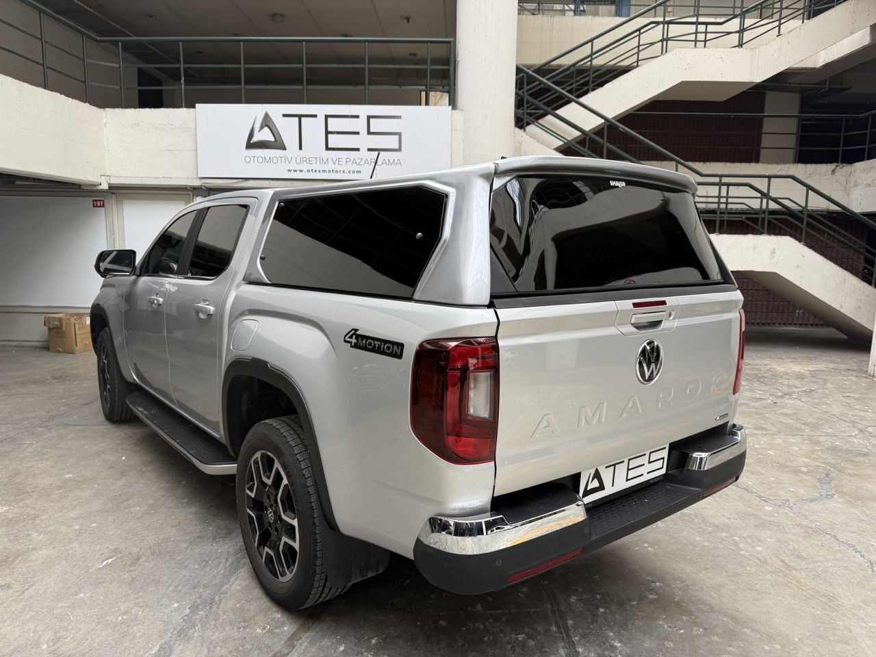 AMAROK 2023 CAMLI KABİN