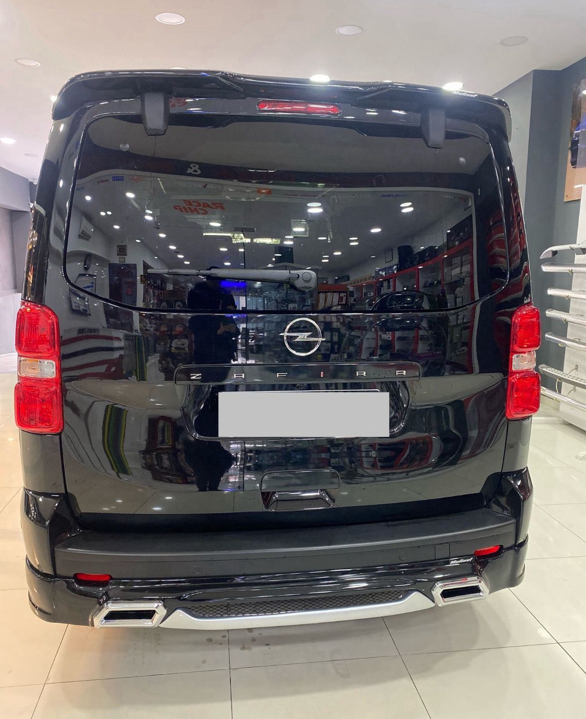 Opel Zafira Life Spoyler