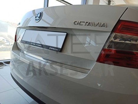 SKODA OCTAVIA 2015-2019 BAGAJ ÇITASI KROM
