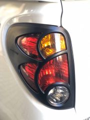 L200 2008-2014 IÇIN UYUMLU STOP ÇERCEVE KAPLAMA SIYAH