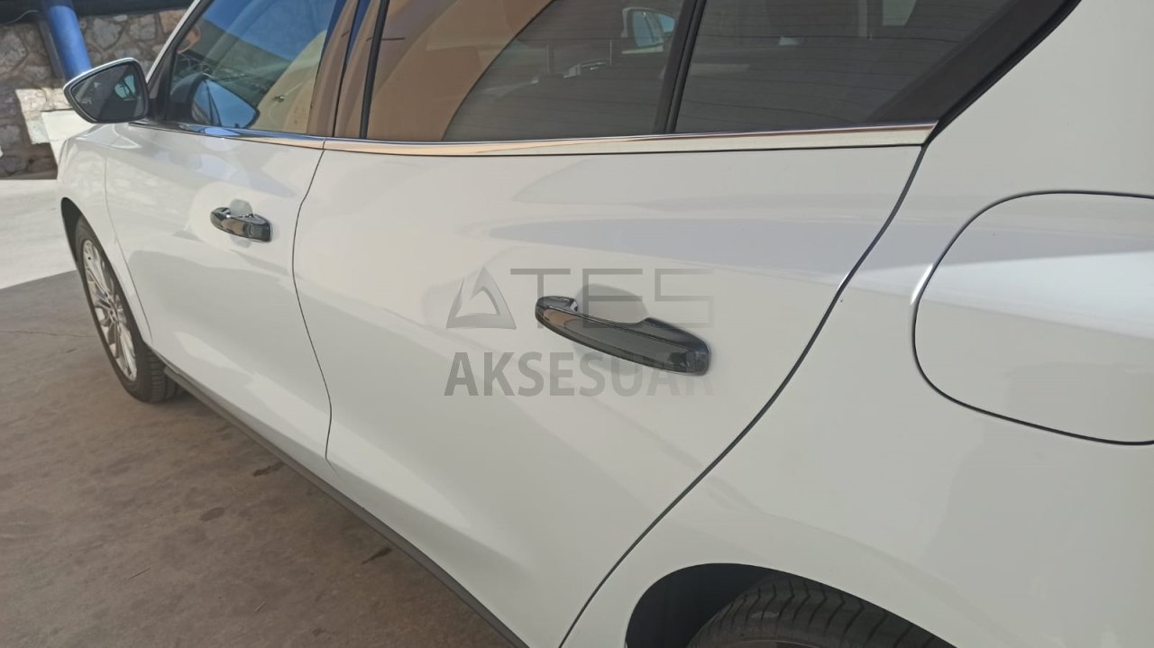 FORD FOCUS 2019+ KAPI KOLU PIANO BLACK(SMART KEY)