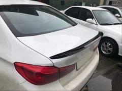 5 SERISI G30 IÇIN UYUMLU   M4 GÖRÜNÜM SPOILER  - PIANO BLACK (PARLAK SIYAH)
