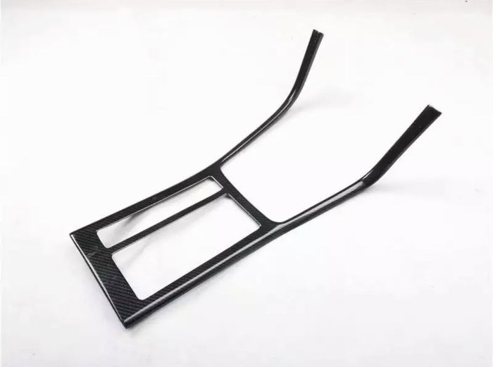 GOLF 7 - 7,5 IÇIN UYUMLU ORTA KONSOL KAPLAMA - KARBON