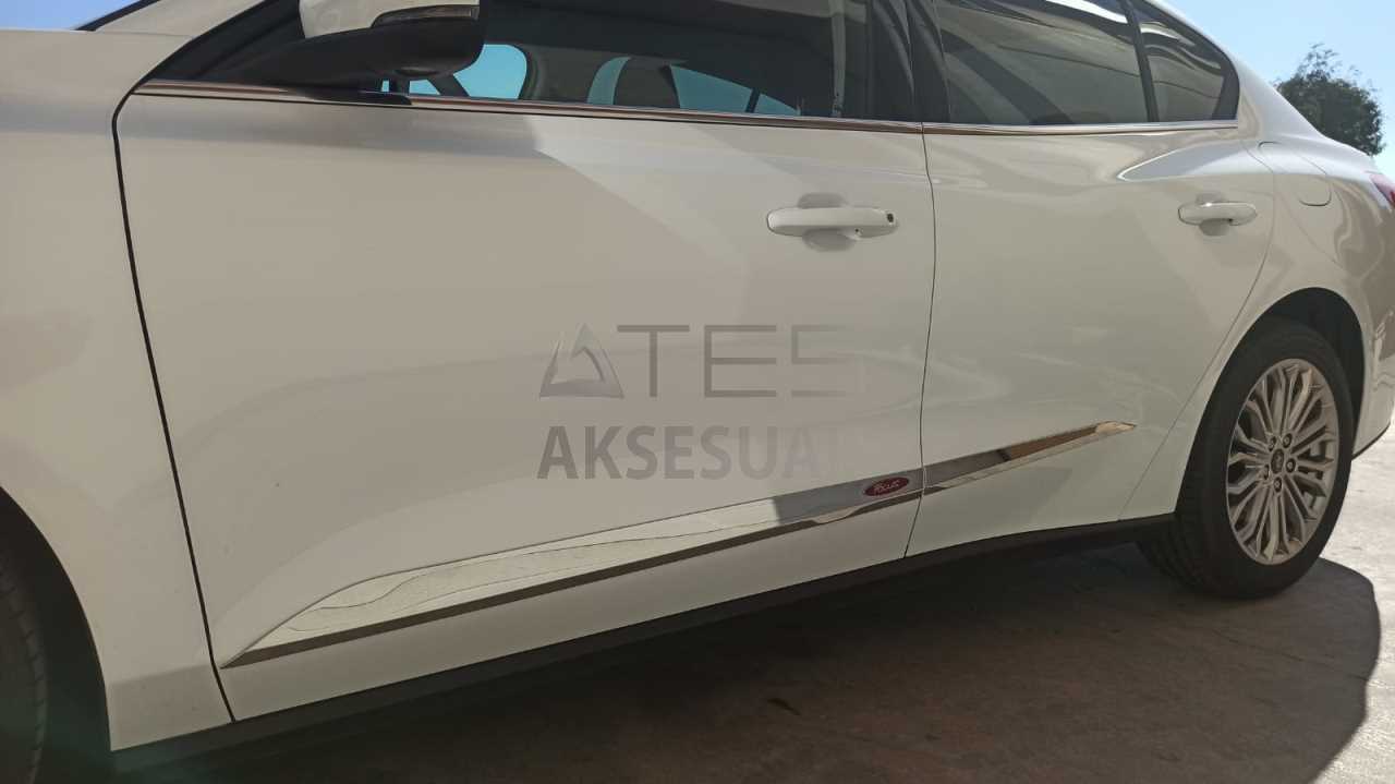 FORD FOCUS 2019+ KAPI ÇITASI PIANO BLACK