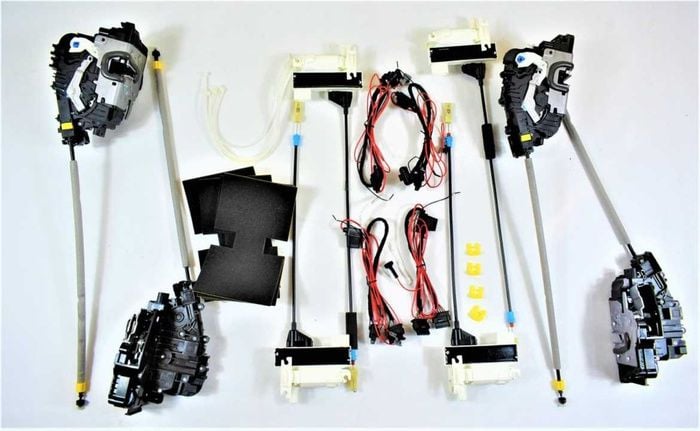 A(W177) - CLA(W117) -  C(W205) -  E(W213) SERISI IÇIN UYUMLU VAKUM KAPI