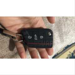 VOLKSWAGEN SUSTALI SİLİKON ANAHTAR KILIFI - KIRMIZI ÇİZGİLİ