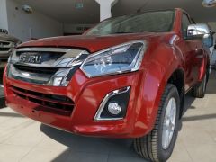 D-MAX IÇIN UYUMLU 2018+ FAR ÇERÇEVESI KAPLAMA NIKELAJ SINYAL ÇIZGILI