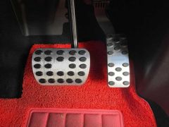 W117 CLA SERISI IÇIN UYUMLU AMG  PEDAL SETI 3 PARÇA