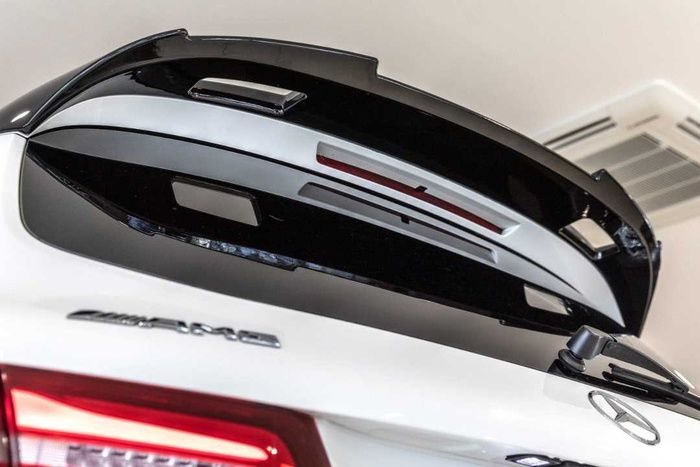 GLC SERISI IÇIN UYUMLU SPOILER PIANO BLACK