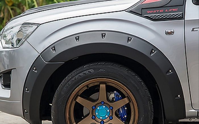 D-MAX IÇIN UYUMLU 2020+ ÇAMURLUK KABARTMA (DODIK) (PP ENJEKSIYON)