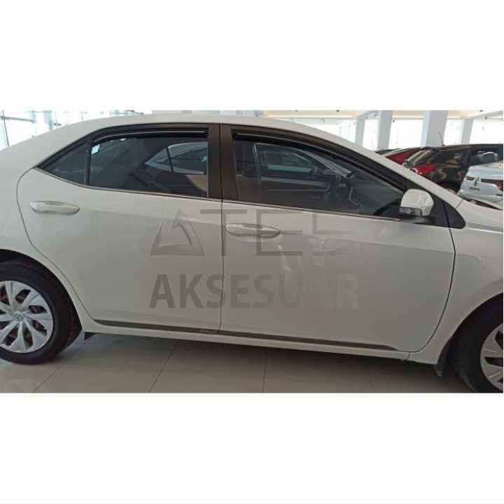 TOYOTA COROLLA 2014-2018 KAPI ÇITASI PIANO BLACK