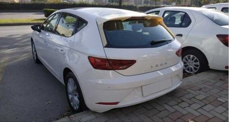 LEON 2016-2018  IÇIN UYUMLU  AERO SPOILER VE CAM ÇITASI (SET)