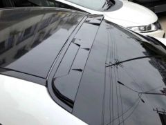 W205 2015-2021 C SERISI IÇIN UYUMLU CAM ÜSTÜ SPOILER - PIANO BLACK (PARLAK SIYAH)