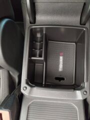 TIGUAN 2016-2021  IÇIN UYUMLU ORTA KONSOL KUTUSU