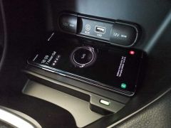 SPORTAGE 2016-2019 IÇIN UYUMLU KABLOSUZ SARJ STANDI