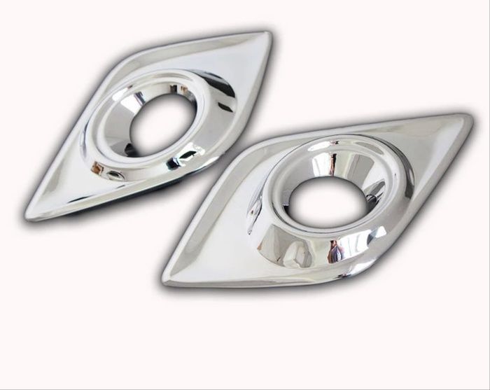 HILUX REVO 2016-2019 IÇIN UYUMLU ÖN SIS KAPAGI KROM