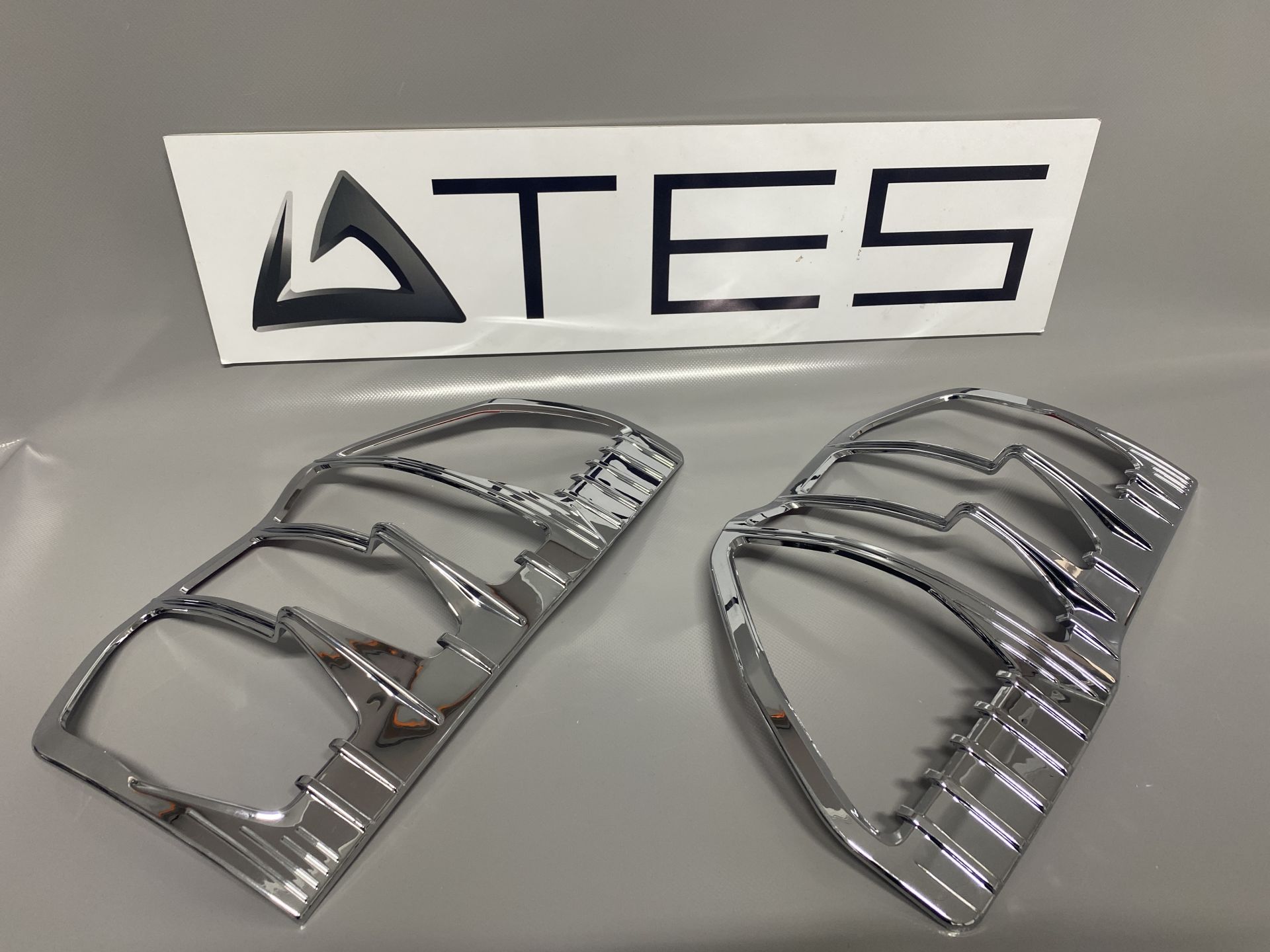 Ford Courier 2014 ve Üzeri Krom Stop Çerçevesi