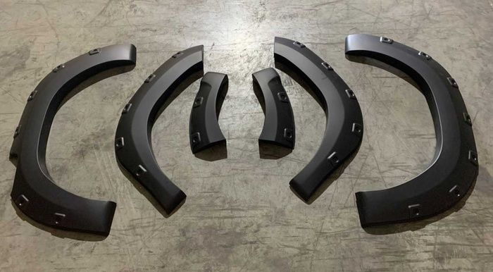 HILUX REVO IÇIN UYUMLU KALIN TIP ÇAMURLUK KABARTMA (DODIK) (PP ENJEKSIYON)