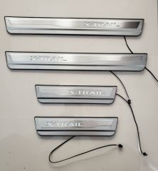 X-TRAIL 2014-2017 IÇIN UYUMLU ISIKLI KAPI ESIGI